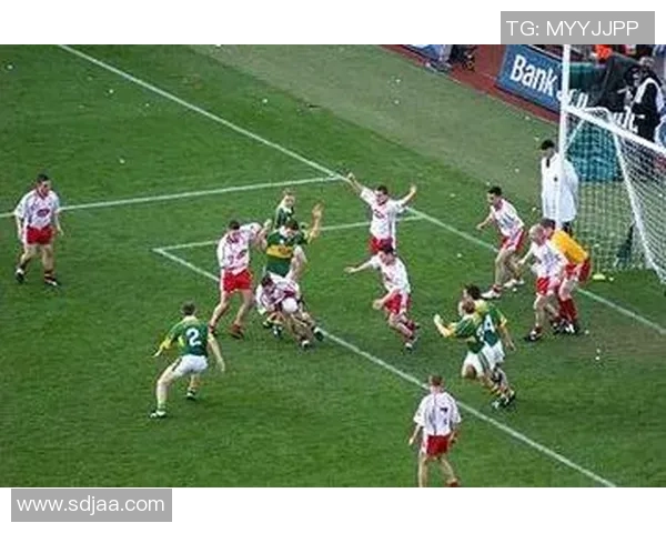 探索盖尔式足球的魅力与发展历程，感受爱尔兰传统体育的独特风采与激情