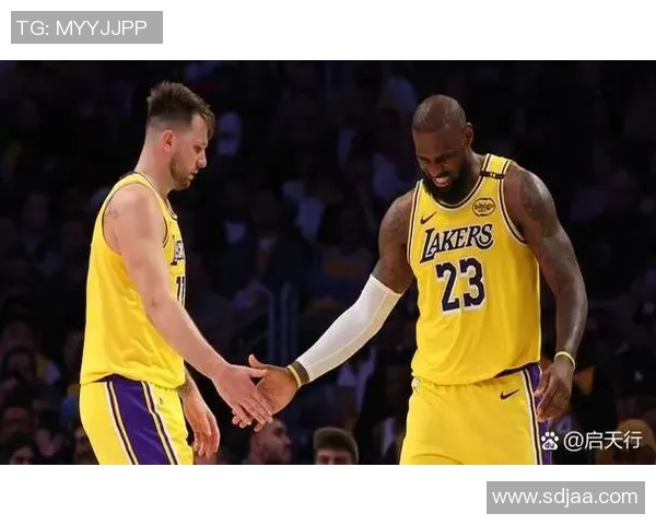 詹姆斯豪取33分17篮板6助攻湖人击败森林狼收获四连胜